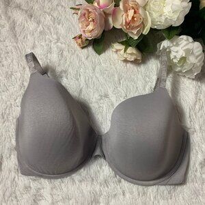 Victoria's Secret  Women's Bra  - Size 38DDD/F85